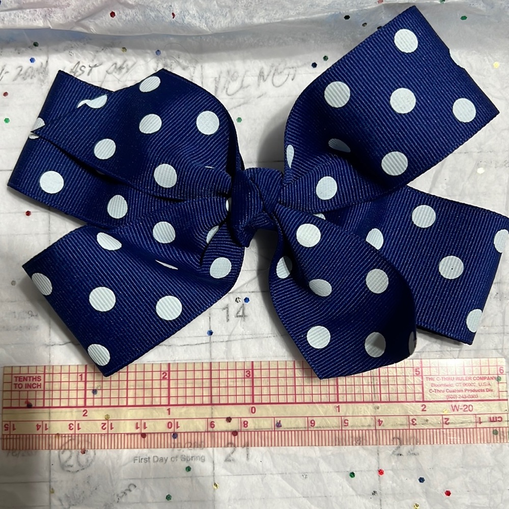 🌺New Handmade Blue and White polka dot hair bow